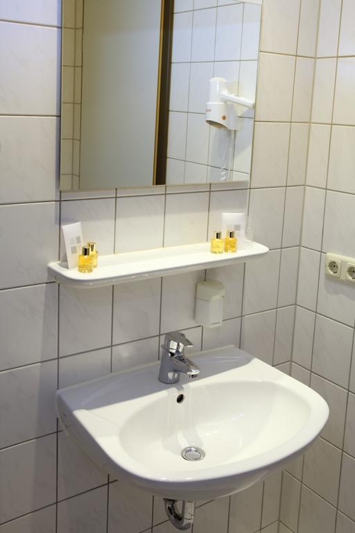 Vch Hotel Грайфсвалд Екстериор снимка