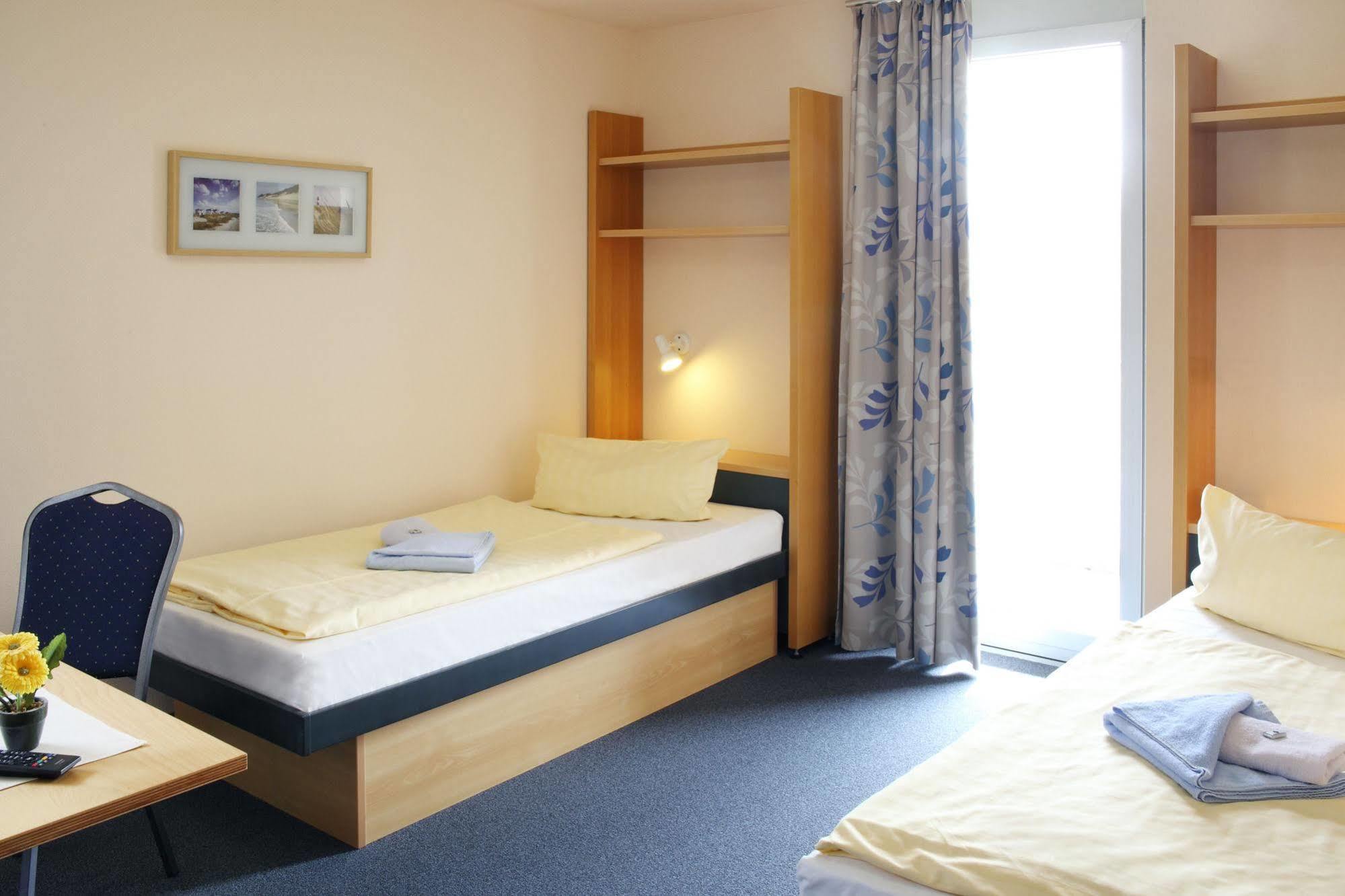 Vch Hotel Грайфсвалд Екстериор снимка